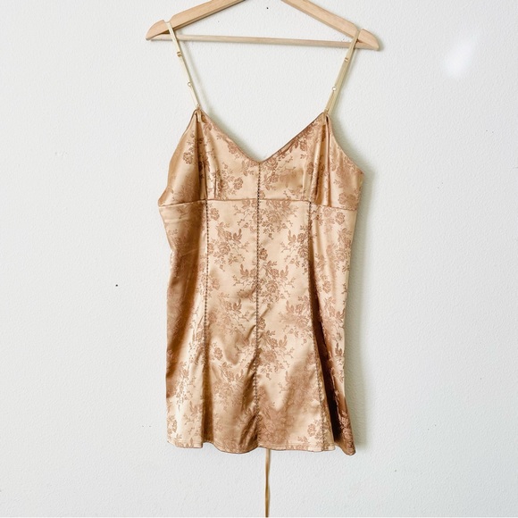 Victoria's Secret Other - Vintage Victoria’s Secret MEDIUM gold lace back chemise slip lingerie